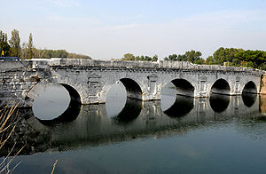 Ponte d’Augusto (Pons Augustus) (Ponte di Tiberio)