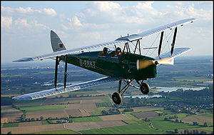 de Havilland D.H.82a Tiger Moth D-EBKT über Oppenheim