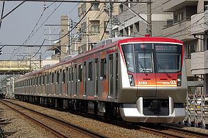 Zug der Ōimachi-Linie