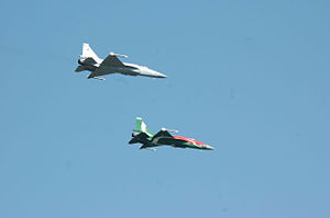 Zwei pakistanische JF-17 über Islamabad