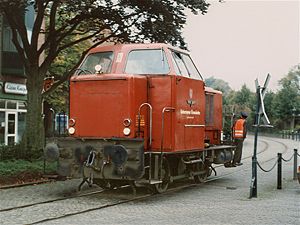 Betrieb in Tornesch im Jahr 1997 -die MaK-Lok von 1954 ist im Einsatz