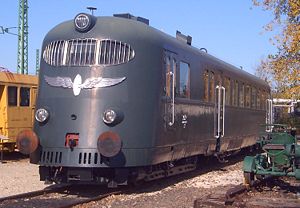 Ein baugleicher Triebwagen der MÁV im Ungarischen Eisenbahnmuseum, Budapest
