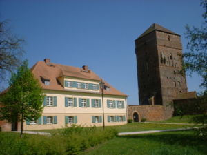 Bürgermeisterhaus und Amtsturm der alten Bischofsburg