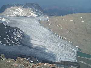 Blick vom Gipfel der Schesaplana zur Mannheimer Hütte im Juli 2006