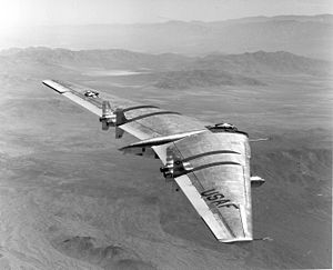 YB-49 während eines Testfluges