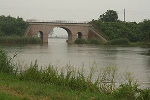 Viadukt der Nordbahn im Bernhardsthaler Teich von Carl Ritter von Ghega