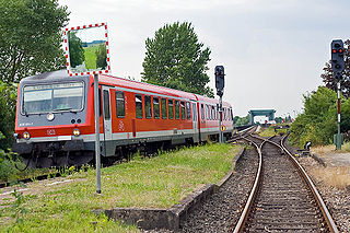 Einfahrt einer Regionalbahn in den Bahnhof Lauenburg (Elbe)