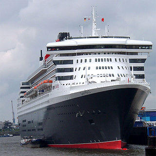 Die Queen Mary 2 am Kreuzfahrtterminal des Hamburger Hafens