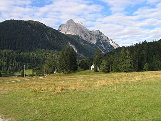 Obere Wettersteinspitze vom Lautersee