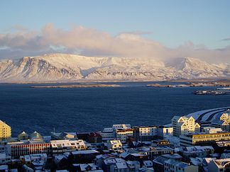 Esja im Winter, von Reykjavík aus gesehen