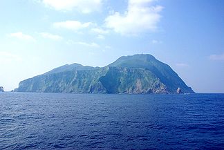 Die Insel photographiert von einer Fähre im Mai 2007