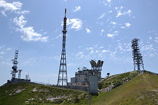 Alle Sender des Monte Nerone aufgenommen vom Süden