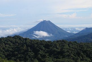 Blick auf den Arenal vom Nationalpark Monteverde aus