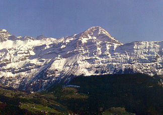 Bälmeten mit Schnee von der Schattdorfer Seite aus