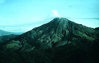 Der Vulkan Bagana auf Bougainville von SW gesehen