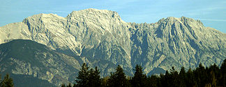 Kleiner Bettelwurf (2650 m), Großer Bettelwurf (2726 m), Hohe Fürleg (2570 m). Von Südosten