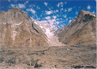 Der Biale über dem Baltoro-Gletscher