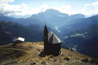 Kapelle auf dem Col di Lana