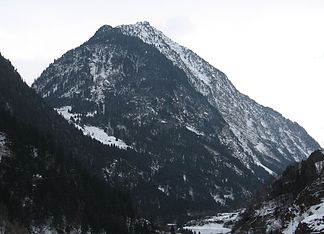 Fellihorn von Norden, links der steile Taleingang ins Fellital, rechts gelangt man nach Wassen