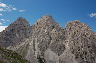 Kleine und Große Gamswiesenspitze sowie Bloßkofel (von links nach rechts)