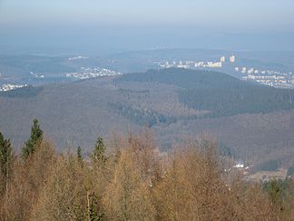 Der Gilberg vom Pfannenberger Aussichtsturm gesehen.