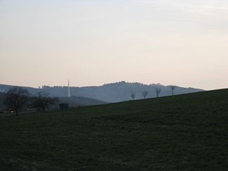 Der Hellerberg im Vordergrund, die Malscheid im Hintergrund.