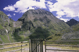 Hochgolling von Westen, links Gollingscharte, 1994