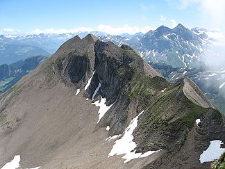 der höhere Hoh Brisen vom Gipfel des Brisen, rechts im Hintergrund Uri Rotstock