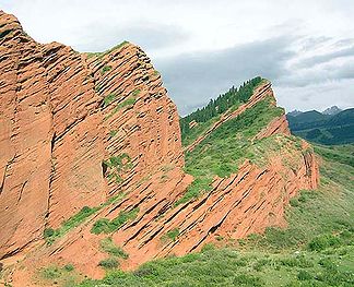 Felsformation der Sieben Bullen nahe dem Ort Jeti Oguz (Terskej-Alatau, Issyk-Kul-Provinz, Kirgisistan)