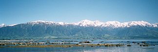 Blick von der Kaikoura Peninsula auf die Seaward Kaikoura Range