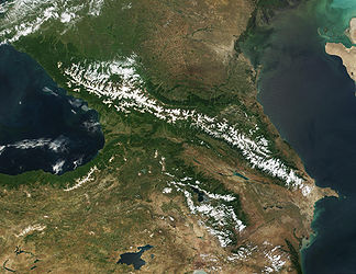 Satellitenaufnahme des Kaukasus: Im Norden der Große, im Süden der Kleine Kaukasus