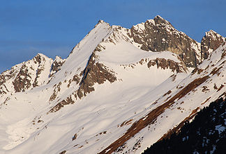 Kreuzspitze (links) und Östliche Knotenspitze (rechts) von Südost