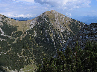 Krottenkopf (2086 m) vom Bischof (2033 m) im Estergebirge