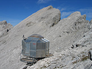 Lalidererspitze mit Karl-Schuster-Biwakschachtel