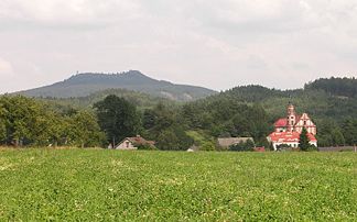 Blick zum Hochwald von Mařenice aus