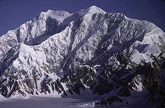 Mount Logan von Südwesten