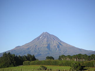 Mt Taranaki (Mt Egmont).JPG