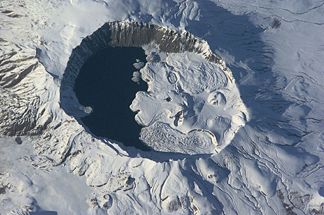 Krater des Nemrut Dağı, Bild aus dem Orbit (Februar 2001)