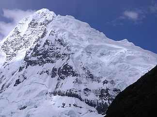 Südwestliche Flanke des Nevado Huantsán
