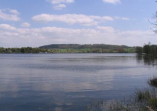 Blick von Westen über den Nieder-Mooser Teich zum Horst