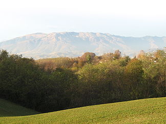 Monte Cesen (links)