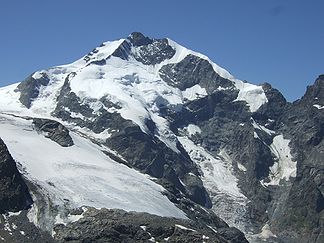 Piz Bernina von der Diavolezza aus, ganz rechts der Biancograt