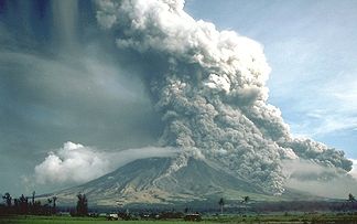 Pyroklastische Ströme beim Ausbruch des Mayon am 23. September 1984