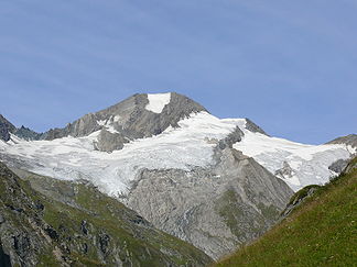 Die Rötspitze, vom Umbaltal in Osttirol aus gesehen.