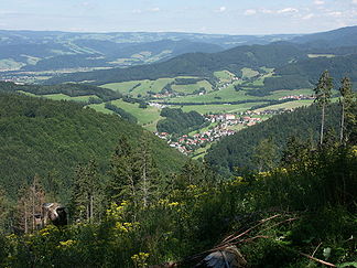 Ausblick vom Rappeneck ins Dreisamtal mit Blick auf die Gemeinde Oberried