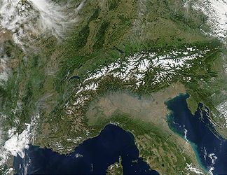Satellitenaufnahme der Alpen