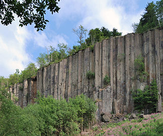 Basaltsäulen („Orgelpfeifen“) am Scheibenberg