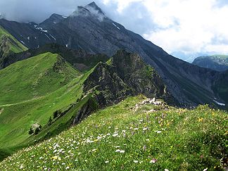 Schwalmis von Osten aus Richtung Oberbauenstock (von hier Gratwanderung)