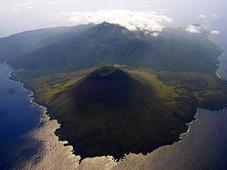Luftbild des Vulkans Smith Volcano