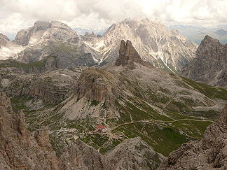 Dreizinnenhütte, Sextenstein und Toblinger Knoten, gesehen vom Paternkofel